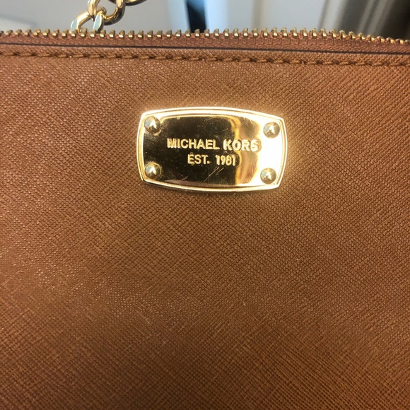 Michael Kors Cindy Brown Crossbody - Picture 8 of 9
